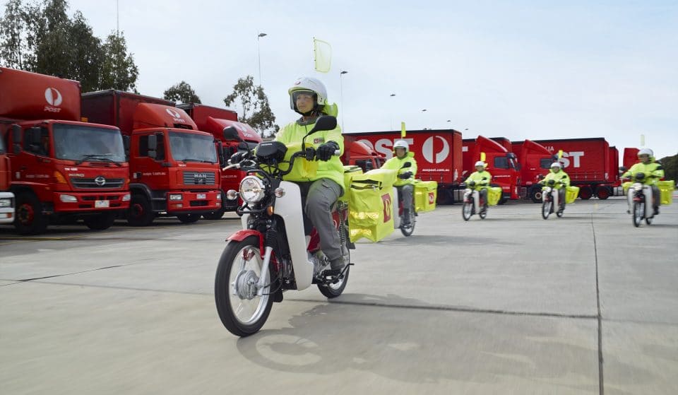 Australia Post Extends Trading Hours And Begins Twilight Deliveries To Keep Up With Christmas Demand