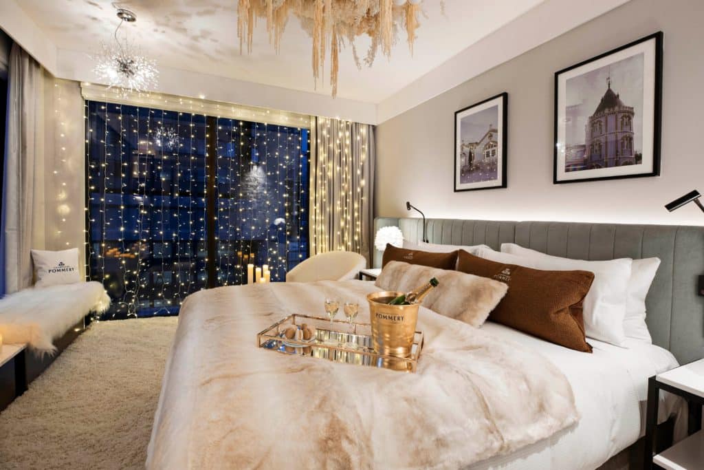This CBD Hotel Has Transformed One Of Their Rooms Into A Magical Winter Wonderland
